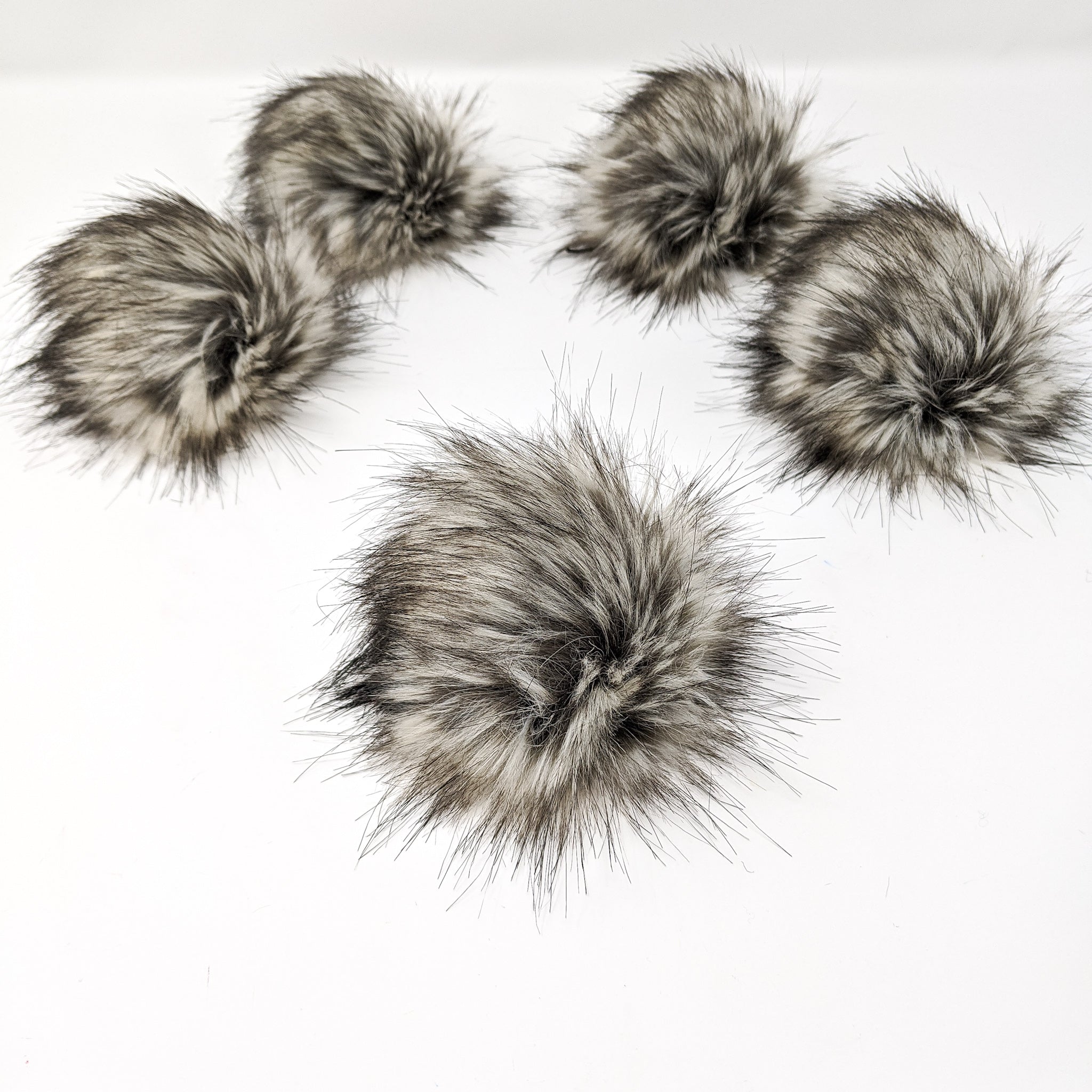 Faux Fur Pom Pom Shadow Grey, Snap Closure – Wool and Company