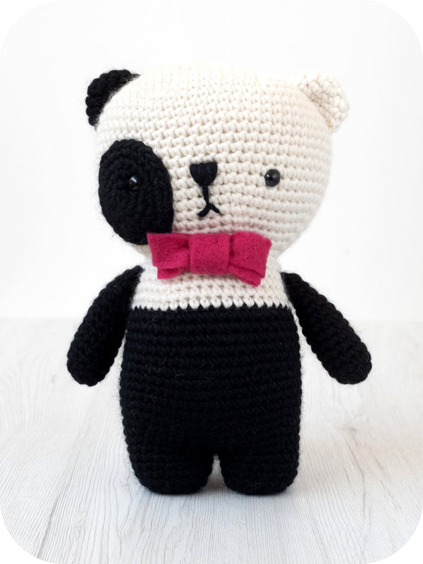 Panda - Amigurumi Crochet Kit